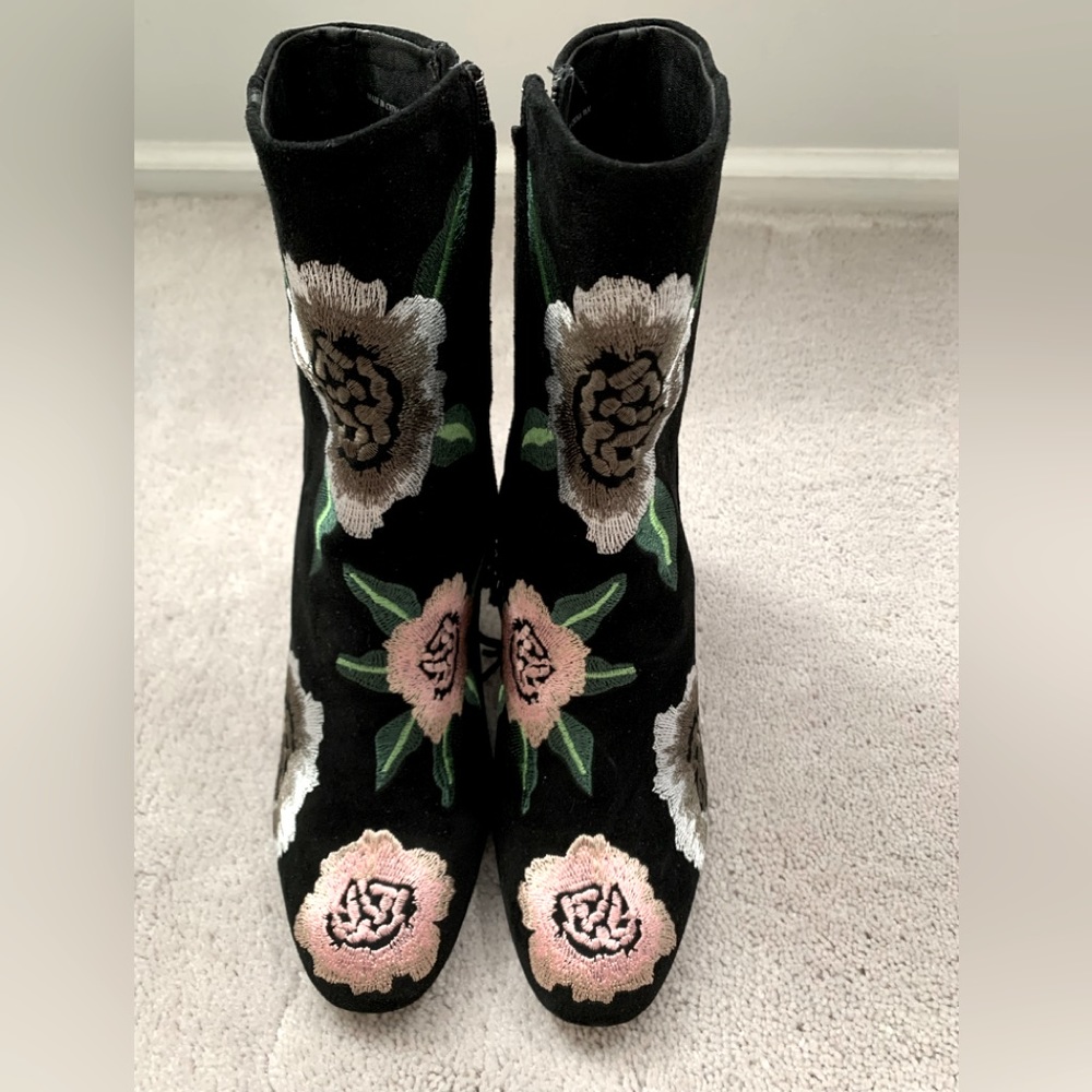 Rebecca Minkoff embroidered black suede boots Size 9.5